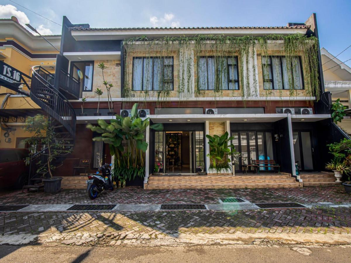 Casa Ts 16 Hotel Malang Bagian luar foto