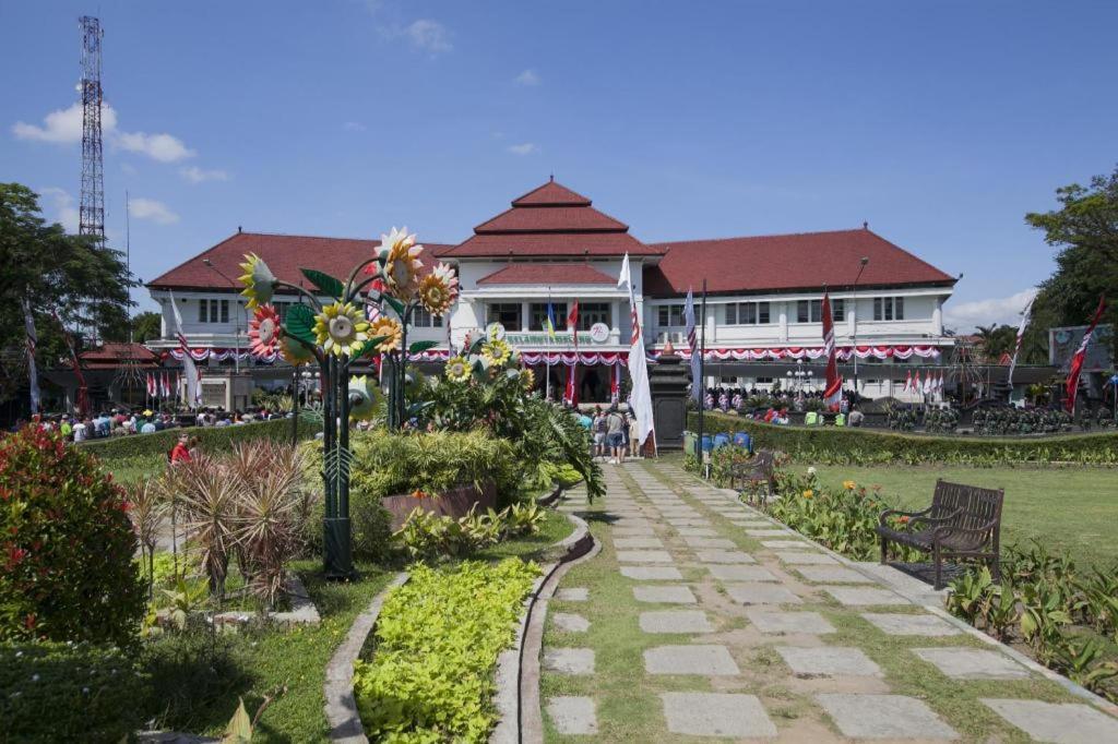 Casa Ts 16 Hotel Malang Bagian luar foto
